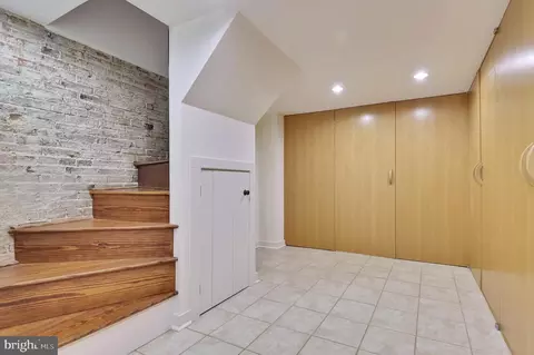 Entry Way - 105 E Montgomery St, Baltimore, MD 21230 photo 4 of 5