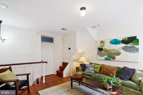 Entry Way - 105 E Montgomery St, Baltimore, MD 21230 photo 3 of 5