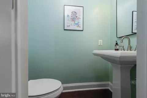 Bath - 3425 Chestnut Ave, Baltimore, MD 21211 photo 1 of 4