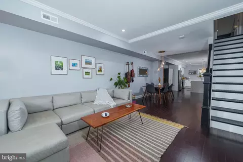 Living - 3425 Chestnut Ave, Baltimore, MD 21211 photo 2 of 3
