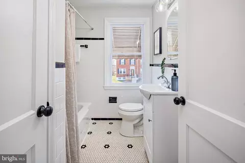 Bath - 3538 Elmora Ave, Baltimore, MD 21213 photo 1 of 5