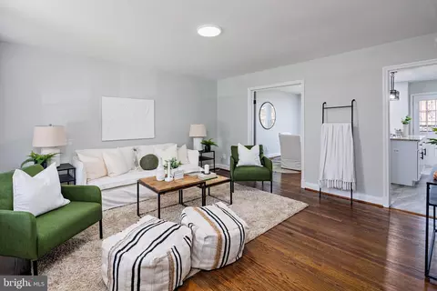 Living - 3538 Elmora Ave, Baltimore, MD 21213 photo 2 of 5