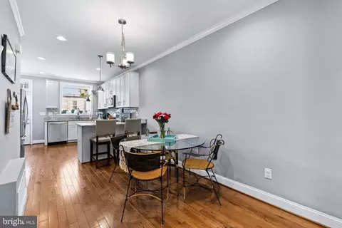 Dining - 222 S Bouldin St S, Baltimore, MD 21224 photo 4 of 4
