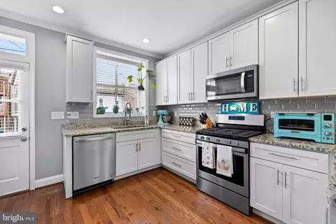 Kitchen - 222 S Bouldin St S, Baltimore, MD 21224 photo 4 of 5
