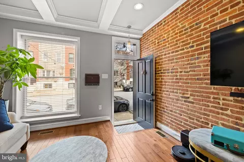 Entry Way - 222 S Bouldin St S, Baltimore, MD 21224 photo 1 of 2