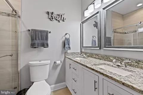 Bath - 222 S Bouldin St S, Baltimore, MD 21224 photo 1 of 5