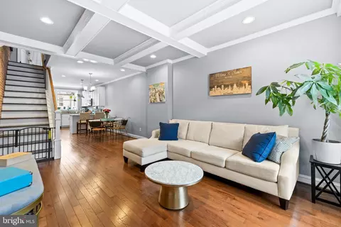 Living - 222 S Bouldin St S, Baltimore, MD 21224 photo 1 of 4