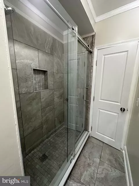 Bath - 123 N Monastery Ave, Baltimore, MD 21229 photo 4 of 4