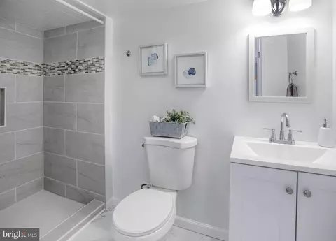 Bath - 3323 Ramona Ave, Baltimore, MD 21213 photo 2 of 2