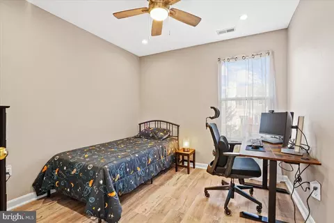 Bedroom - 5217 Tabard Ct, Baltimore, MD 21212 photo 3 of 7