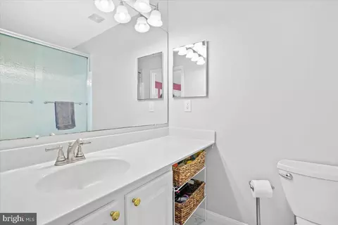 Bath - 5217 Tabard Ct, Baltimore, MD 21212 photo 2 of 3