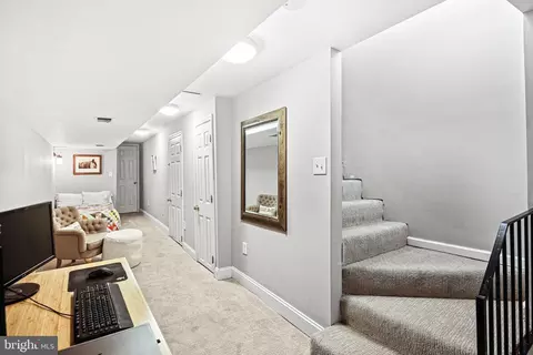 Entry Way - 10 E Gittings St, Baltimore, MD 21230 photo 6 of 7