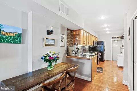 Dining - 10 E Gittings St, Baltimore, MD 21230 photo 1 of 2