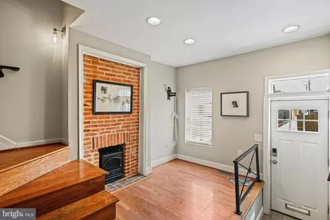 Entry Way - 10 E Gittings St, Baltimore, MD 21230 photo 3 of 7