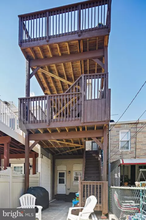 Exterior - 1211 Hull St, Baltimore, MD 21230 photo 6 of 9