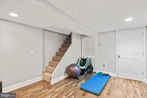 Entry Way - 1211 Hull St, Baltimore, MD 21230 photo 6 of 10