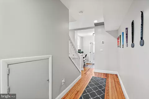 Entry Way - 1211 Hull St, Baltimore, MD 21230 photo 8 of 10