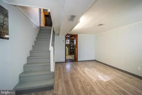 Entry Way - 6310 Brown Ave, Baltimore, MD 21224 photo 4 of 5