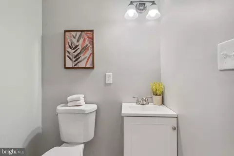 Bath - 1313 Weldon Ave, Baltimore, MD 21211 photo 1 of 5