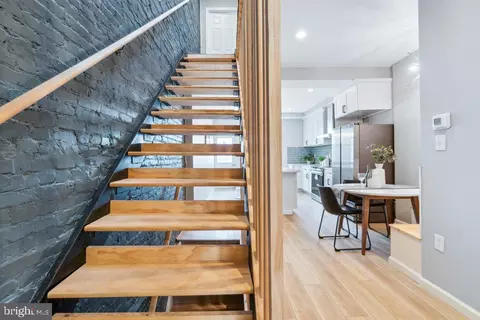 Entry Way - 1313 Weldon Ave, Baltimore, MD 21211 photo 1 of 4