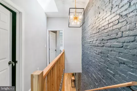 Entry Way - 1313 Weldon Ave, Baltimore, MD 21211 photo 2 of 4