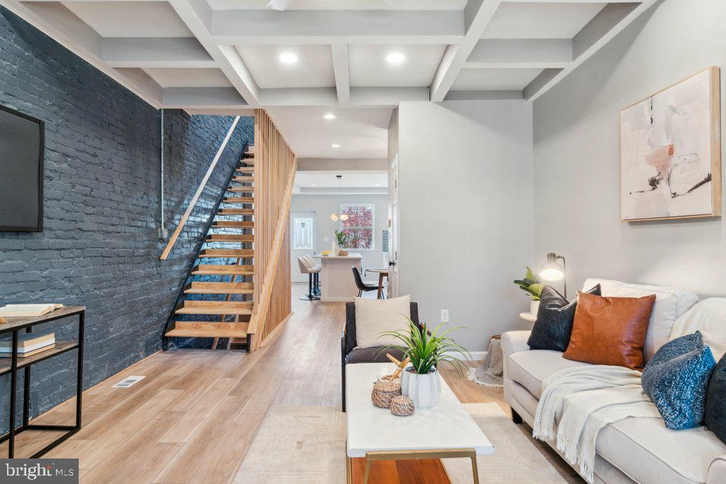 Living - 1313 Weldon Ave, Baltimore, MD 21211 photo 2 of 3