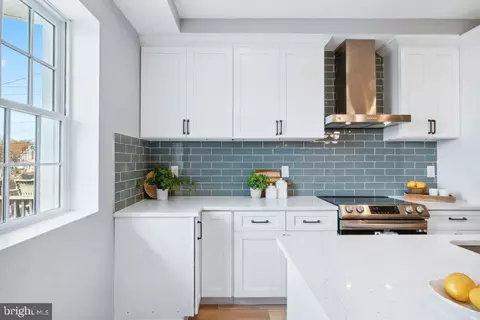 Kitchen - 1313 Weldon Ave, Baltimore, MD 21211 photo 3 of 6