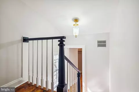 Entry Way - 814 William St, Baltimore, MD 21230 photo 2 of 3