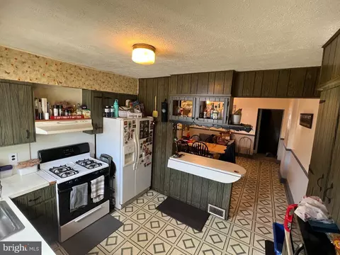 439 Gusryan St, Baltimore, MD 21224 photo 4