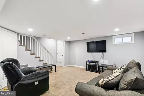Living - 1305 Silverthorne Rd, Baltimore, MD 21239 photo 5 of 6