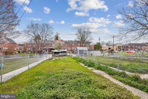 View/Area - 1305 Silverthorne Rd, Baltimore, MD 21239 photo 1 of 8