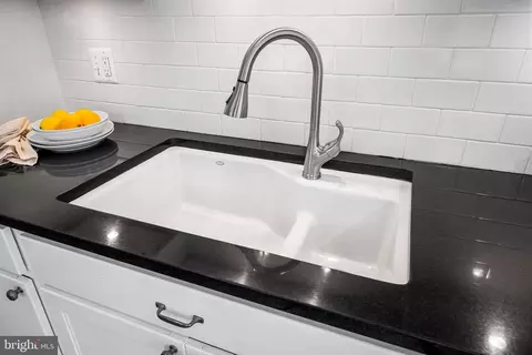 Kitchen - 218 Warren Ave, Baltimore, MD 21230 photo 3 of 4