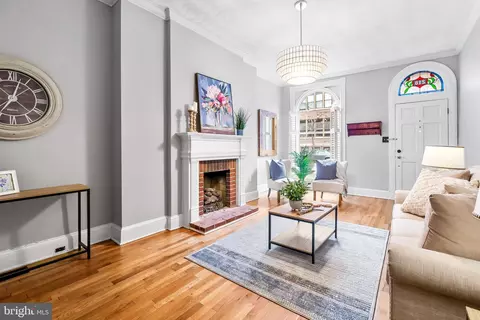 Entry Way - 218 Warren Ave, Baltimore, MD 21230 photo 1 of 5