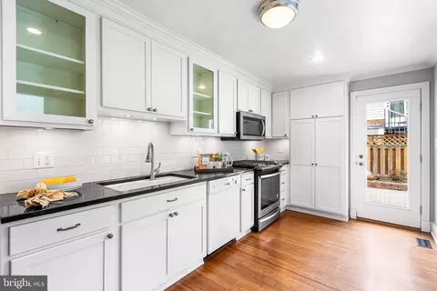 Kitchen - 218 Warren Ave, Baltimore, MD 21230 photo 2 of 4