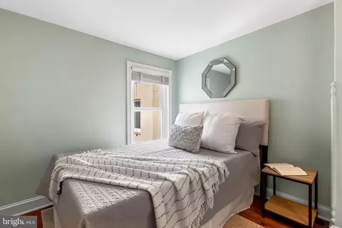 Bedroom - 218 Warren Ave, Baltimore, MD 21230 photo 9 of 9