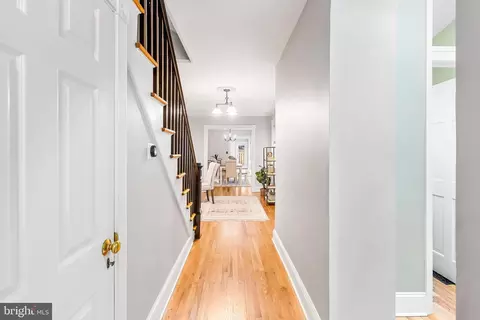 Entry Way - 218 Warren Ave, Baltimore, MD 21230 photo 2 of 5