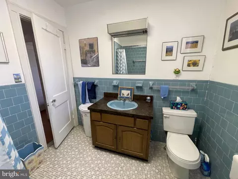 Bath - 232 E University Pkwy, Baltimore, MD 21218 photo 6 of 13