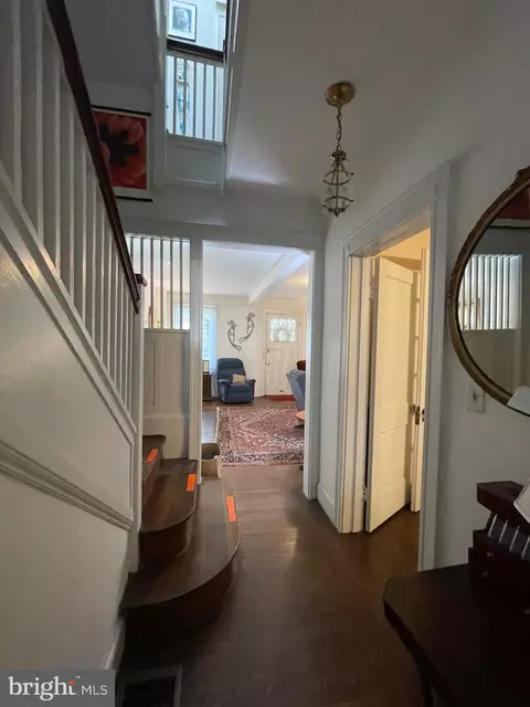 Entry Way - 232 E University Pkwy, Baltimore, MD 21218 photo 5 of 12