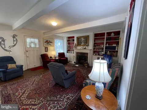Living - 232 E University Pkwy, Baltimore, MD 21218 photo 5 of 15