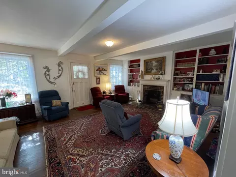 Living - 232 E University Pkwy, Baltimore, MD 21218 photo 7 of 15