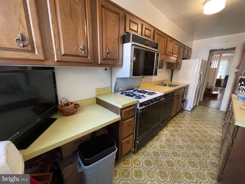 Kitchen - 232 E University Pkwy, Baltimore, MD 21218 photo 1 of 1