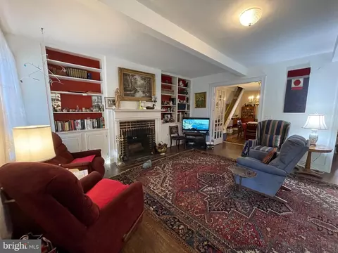 Living - 232 E University Pkwy, Baltimore, MD 21218 photo 2 of 15