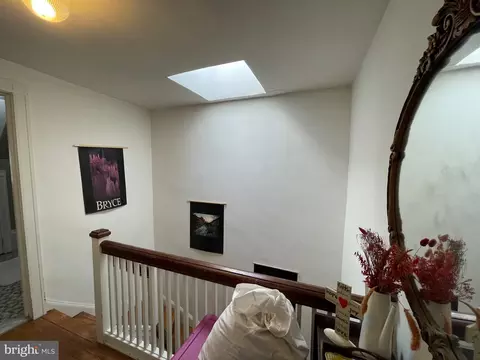 Entry Way - 232 E University Pkwy, Baltimore, MD 21218 photo 8 of 12