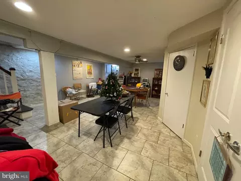 Dining - 232 E University Pkwy, Baltimore, MD 21218 photo 6 of 7