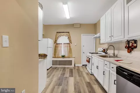 Entry Way - 3716 E Pratt St, Baltimore, MD 21224 photo 15 of 25