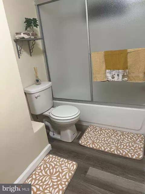 Bath - 3716 E Pratt St, Baltimore, MD 21224 photo 6 of 6