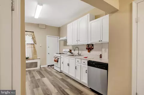 Entry Way - 3716 E Pratt St, Baltimore, MD 21224 photo 16 of 25