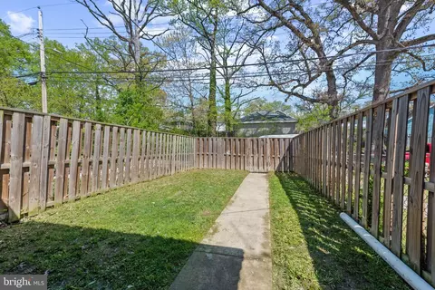 Exterior - 824 Benninghaus Rd, Baltimore, MD 21212 photo 8 of 8