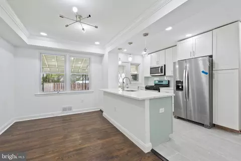 Kitchen - 824 Benninghaus Rd, Baltimore, MD 21212 photo 2 of 4