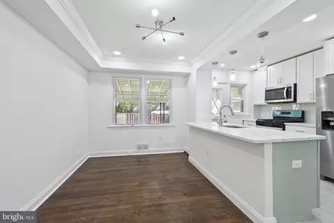 Kitchen - 824 Benninghaus Rd, Baltimore, MD 21212 photo 1 of 4